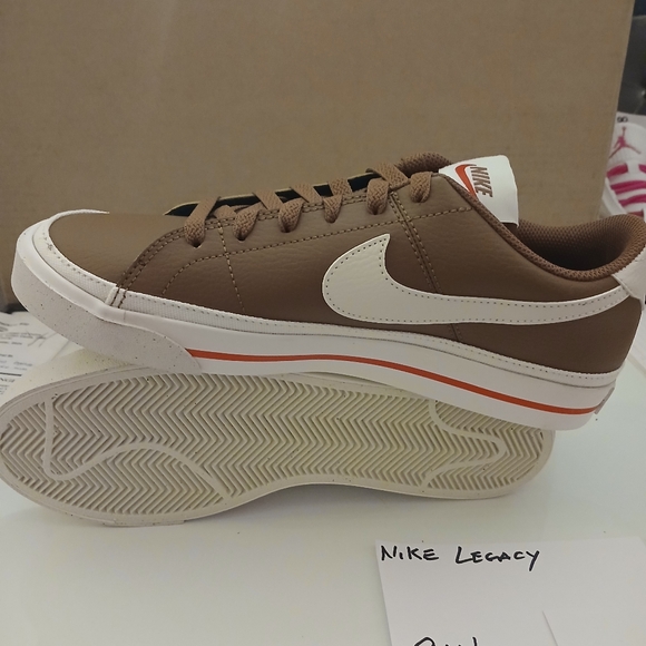 Nike Legacy ALL Leather Uppers - Picture 3 of 5